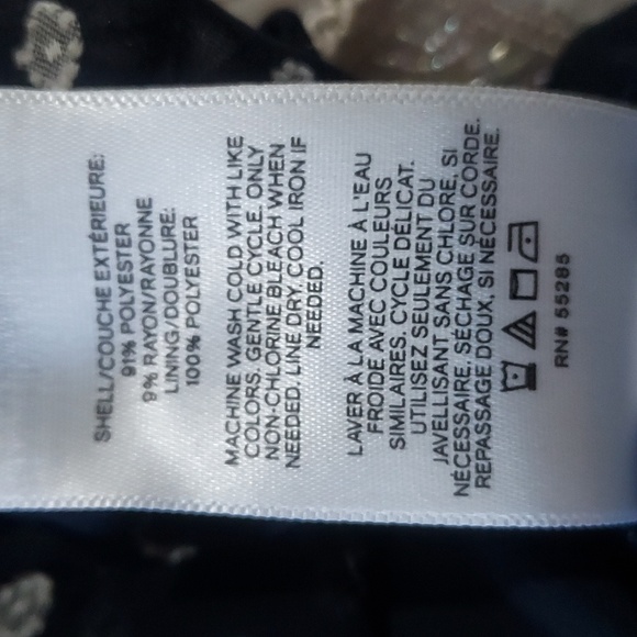 EXPRESS  Top M  NWT   Pattern on dark navy - Picture 6 of 8